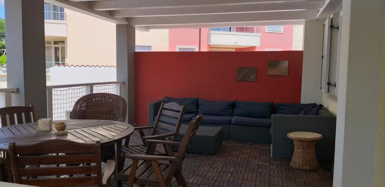 Holiday Homes Mare Premantura Eksteriør billede